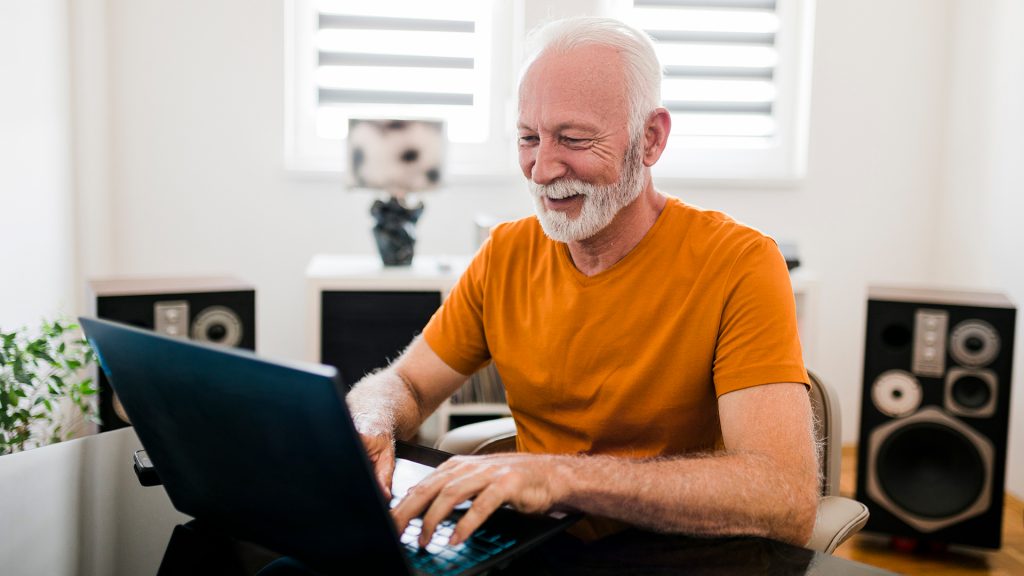 starting a blog is a unique hobby for seniors