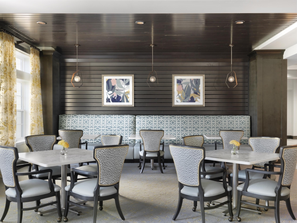 Piano Lounge toward tables_Revision